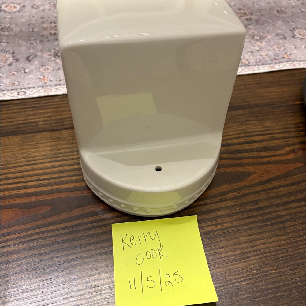Nora Fleming RETIRED Tissue Box Holder